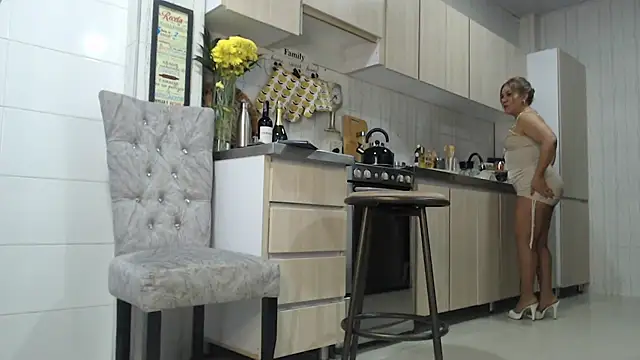 Jadeee  online show from February 2025 09:38:01 PM