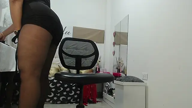 Jadeee  online show from March 2025 02:53:02 AM