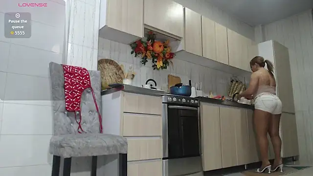 Jadeee  online show from September 2025 10:43:01 PM