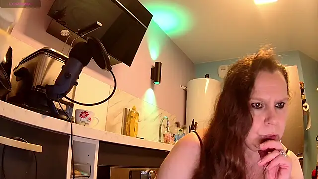 Endrocleia online show from September 2025 09:48:01 PM