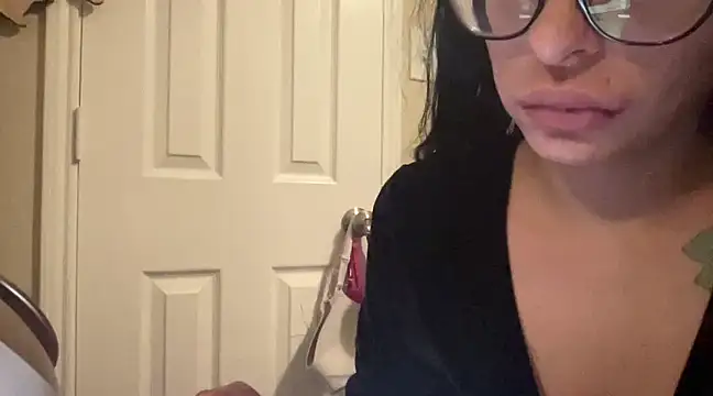 myloveforyouu online show from December 2024 12:09:01 AM