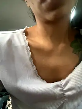 myloveforyouu online show from September 2025 01:25:02 PM