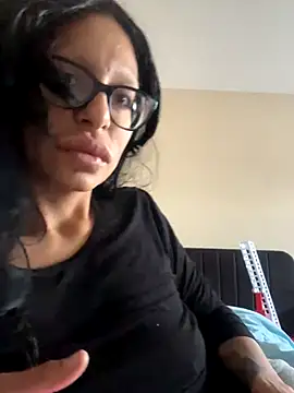 myloveforyouu online show from October 2025 01:44:01 PM