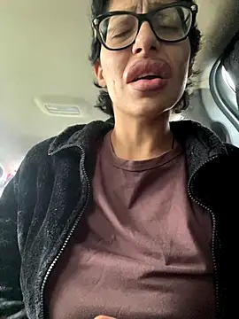 myloveforyouu online show from November 2025 10:09:02 PM