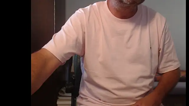 tuttiluss44 online show from June 2026 07:47:02 AM