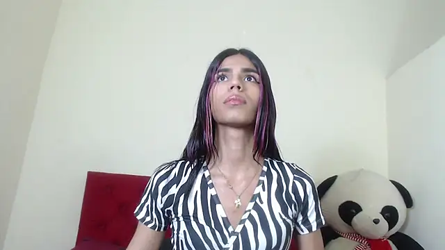 Snapshot of Luluu_08 chatting on February 2025 05:51:01 PM Luluu 08 online show from February 2025 05:51:01 PM