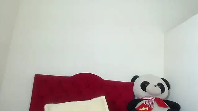 Snapshot of Luluu_08 chatting on February 2025 04:44:01 PM Luluu 08 online show from February 2025 04:44:01 PM