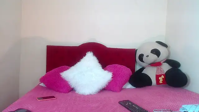 Snapshot of Luluu_08 chatting on March 2025 01:18:02 PM Luluu 08 online show from March 2025 01:18:02 PM