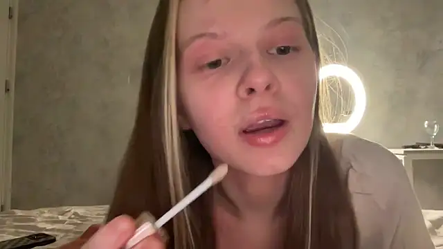 wrenlie online show from June 2026 08:36:01 PM