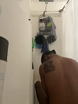 rayyymack online show from December 2025 06:56:01 PM