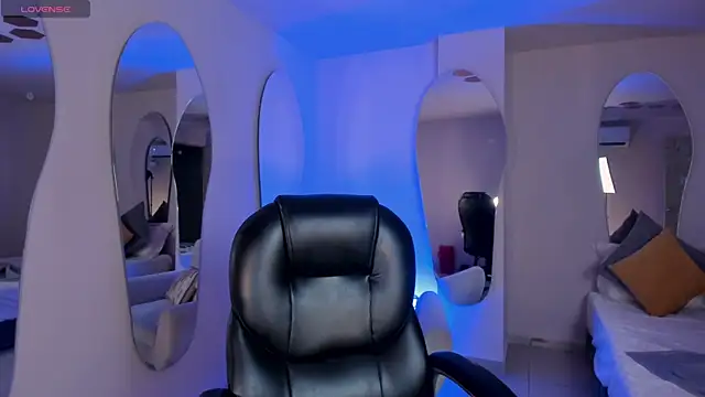 Snapshot of ValeriaRiveraX chatting on September 2025 03:50:01 AM ValeriaRiveraX online show from September 2025 03:50:01 AM