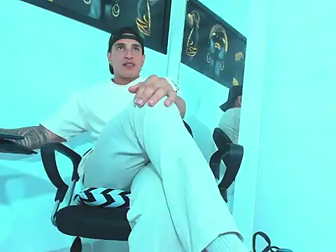 Snapshot of jack_pergurtson01 chatting on January 2025 03:51:01 PM jack pergurtson01 online show from January 2025 03:51:01 PM