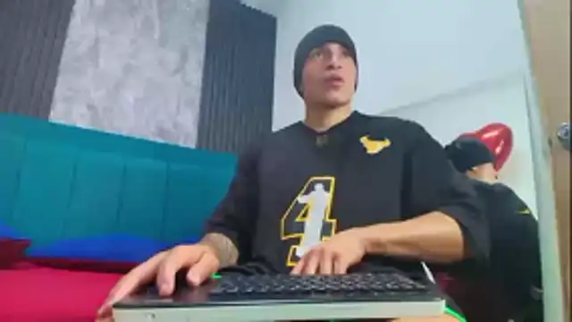 jack pergurtson01 online show from March 2026 10:32:01 AM