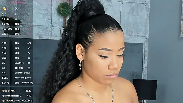 Salome Diaz  online show from February 2025 01:17:02 PM