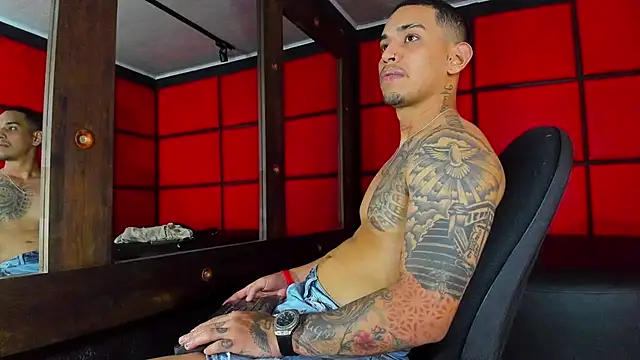 Damian09  online show from December 2024 07:10:01 PM