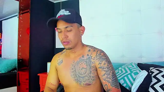 Damian09  online show from December 2024 04:30:02 AM