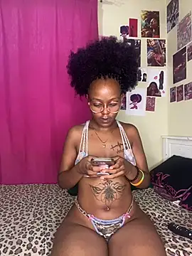 Snapshot of naughtybitches5 chatting on January 2026 03:56:02 AM naughtybitches5 online show from January 2026 03:56:02 AM