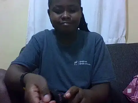 Sweetcecie01 online show from May 2026 09:35:02 PM