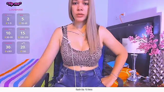 Snapshot of daniela_beauty chatting on March 2026 04:20:01 PM daniela beauty online show from March 2026 04:20:01 PM