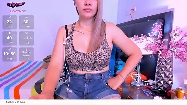 Snapshot of daniela_beauty chatting on March 2026 01:22:01 AM daniela beauty online show from March 2026 01:22:01 AM