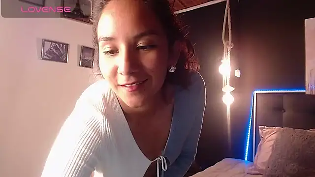 Snapshot of PoisonIvy15_ chatting on December 2024 06:21:02 AM PoisonIvy15 online show from December 2024 06:21:02 AM