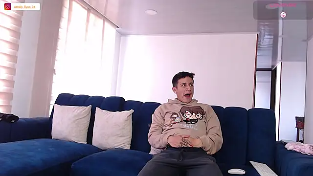 ashely ryan24 online show from March 2025 09:03:01 PM