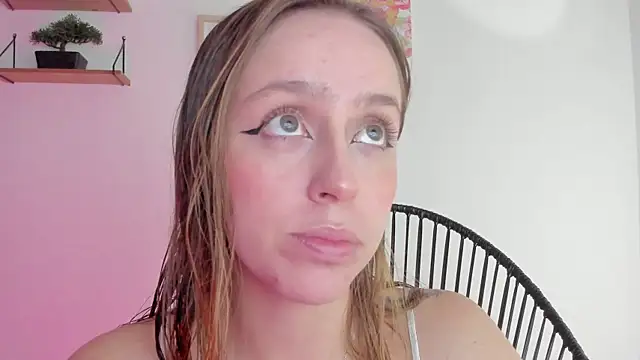 Snapshot of SofiaGc chatting on December 2024 02:56:02 AM SofiaGc online show from December 2024 02:56:02 AM