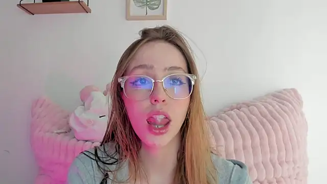 Snapshot of SofiaGc chatting on January 2025 03:52:02 AM SofiaGc online show from January 2025 03:52:02 AM