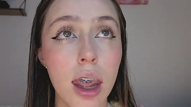 Snapshot of SofiaGc chatting on November 2025 03:49:02 AM SofiaGc online show from November 2025 03:49:02 AM