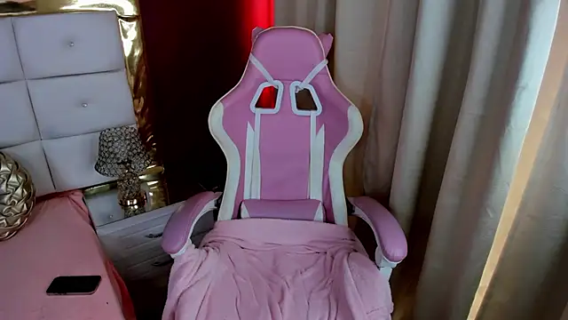 Snapshot of _cat_18 chatting on December 2024 08:48:01 PM cat 18 online show from December 2024 08:48:01 PM