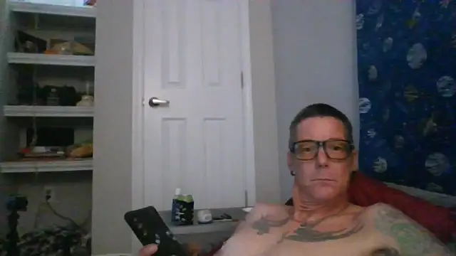 Snapshot of hobgoblinbob chatting on July 2026 06:00:02 AM hobgoblinbob online show from July 2026 06:00:02 AM