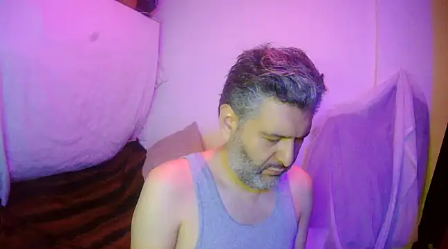 Snapshot of BushBator chatting on February 2025 07:56:01 AM BushBator online show from February 2025 07:56:01 AM