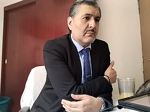 Snapshot of BushBator chatting on February 2025 08:00:02 PM BushBator online show from February 2025 08:00:02 PM