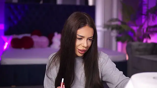 MissKiarra online show from September 2025 06:39:01 AM