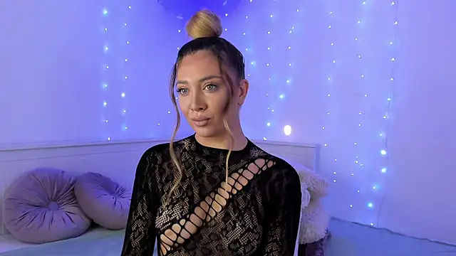 Snapshot of Jessielle chatting on December 2024 07:36:02 AM Jessielle online show from December 2024 07:36:02 AM