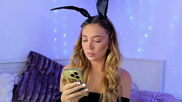 Snapshot of Jessielle chatting on December 2024 11:29:01 AM Jessielle online show from December 2024 11:29:01 AM