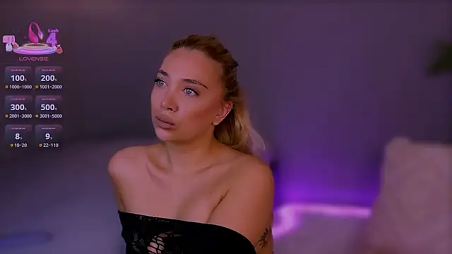 Snapshot of Jessielle chatting on October 2025 10:25:01 AM Jessielle online show from October 2025 10:25:01 AM