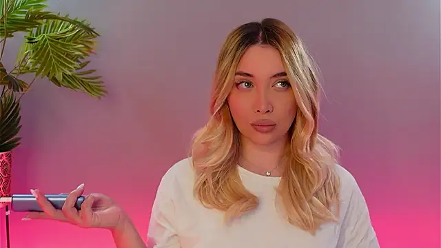 Snapshot of Jessielle chatting on January 2026 03:17:01 PM Jessielle online show from January 2026 03:17:01 PM