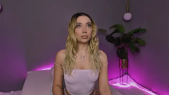 Snapshot of Jessielle chatting on March 2026 02:06:01 AM Jessielle online show from March 2026 02:06:01 AM