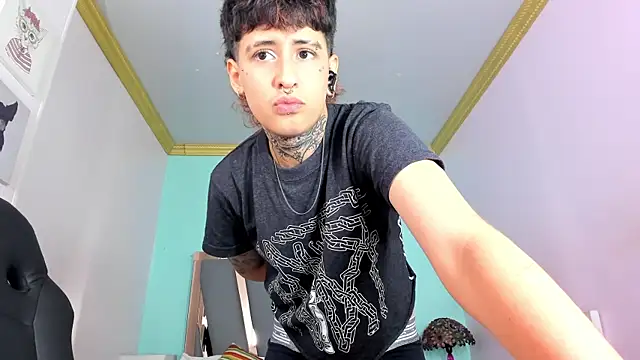 Ethan lennox online show from September 2025 08:35:01 PM