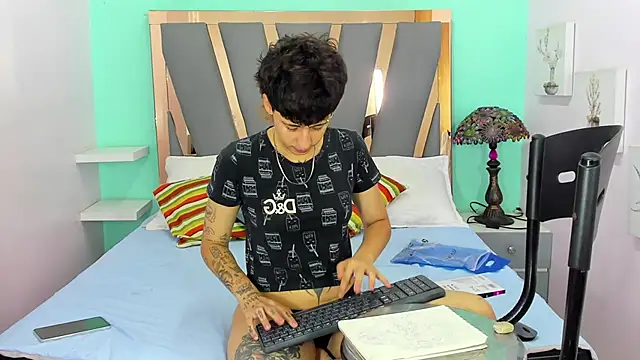 Ethan lennox online show from December 2025 08:15:01 PM