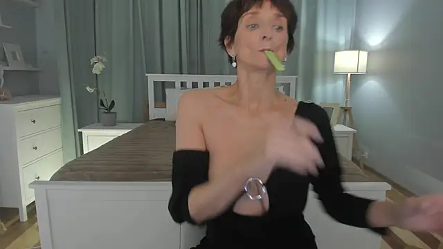 SimonaDeBeauvoir online show from January 2025 12:18:01 PM