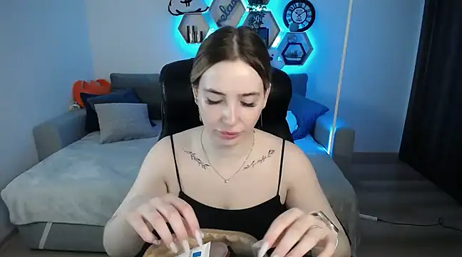 SabrinViolet online show from March 2025 09:09:01 AM