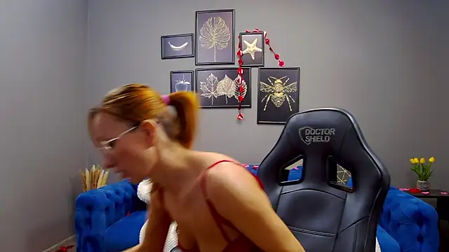 AnneHove online show from February 2025 05:09:01 AM