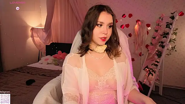 lilly Cherry  online show from April 2026 11:38:01 AM