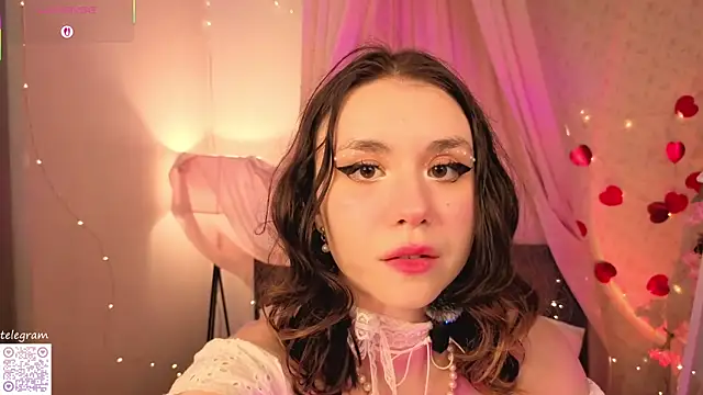 lilly Cherry  online show from May 2026 11:18:01 AM