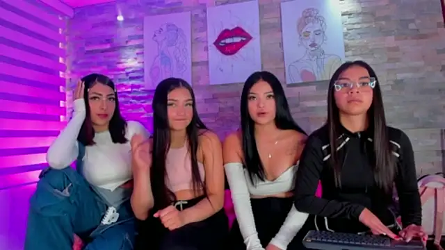 Snapshot of Violet_spencer chatting on December 2024 05:00:01 PM Violet spencer online show from December 2024 05:00:01 PM