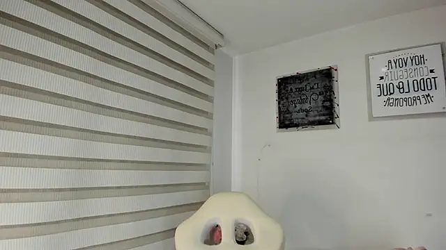 Snapshot of Violet_spencer chatting on December 2024 04:27:02 PM Violet spencer online show from December 2024 04:27:02 PM