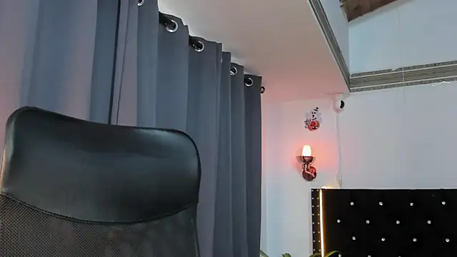 taniasweetxx online show from December 2024 08:15:01 PM