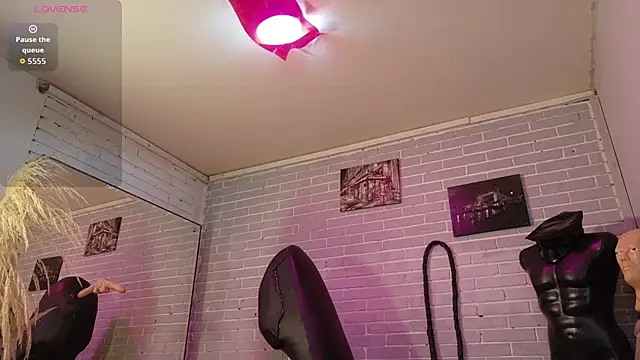 elizatexx online show from October 2025 07:10:02 PM